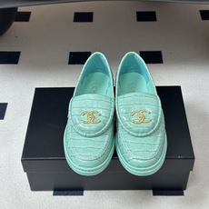 26FW新配色 Chanel小香经典款双C扣乐福鞋翻盖书包扣鳄鱼纹皮乐福鞋 一眼就爱上的乐福鞋 简约又经典 不挑风格 可 26FW新配色 Chanel小香经典款双C扣乐福鞋翻盖书包扣鳄鱼纹皮乐福鞋 一眼就爱上的乐福鞋 简约又经典 不挑风格 可