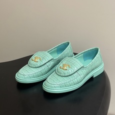 26FW新配色 Chanel小香经典款双C扣乐福鞋翻盖书包扣鳄鱼纹皮乐福鞋 一眼就爱上的乐福鞋 简约又经典 不挑风格 可 26FW新配色 Chanel小香经典款双C扣乐福鞋翻盖书包扣鳄鱼纹皮乐福鞋 一眼就爱上的乐福鞋 简约又经典 不挑风格 可