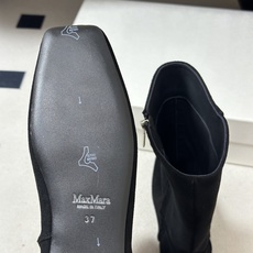 小众潮牌 Max mara26ss秋冬新品走秀主推款欧美风小方头内增高平底长靴骑士靴 狠货上新🔥搭配一排小铆钉金属扣侧拉 小众潮牌 Max mara26ss秋冬新品走秀主推款欧美风小方头内增高平底长靴骑士靴 狠货上新🔥搭配一排小铆钉金属扣侧拉