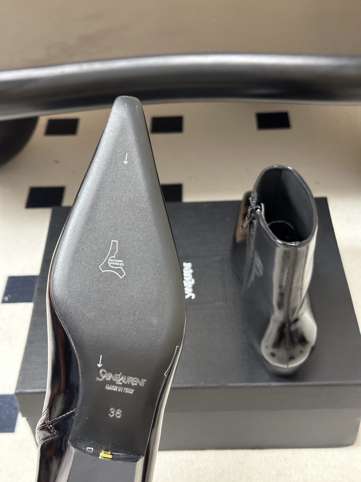 顶级品质 Saint Laurent fw26 new arrival~ YSL圣罗兰2026 秋冬新款侧拉链小矮跟及踝 顶级品质 Saint Laurent fw26 new arrival~ YSL圣罗兰2026 秋冬新款侧拉链小矮跟及踝