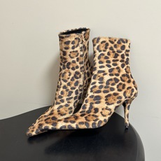 顶级品质 Saint Laurent fw26 new arrival~ YSL圣罗兰2026 秋冬新款侧拉链高跟及踝靴 顶级品质 Saint Laurent fw26 new arrival~ YSL圣罗兰2026 秋冬新款侧拉链高跟及踝靴