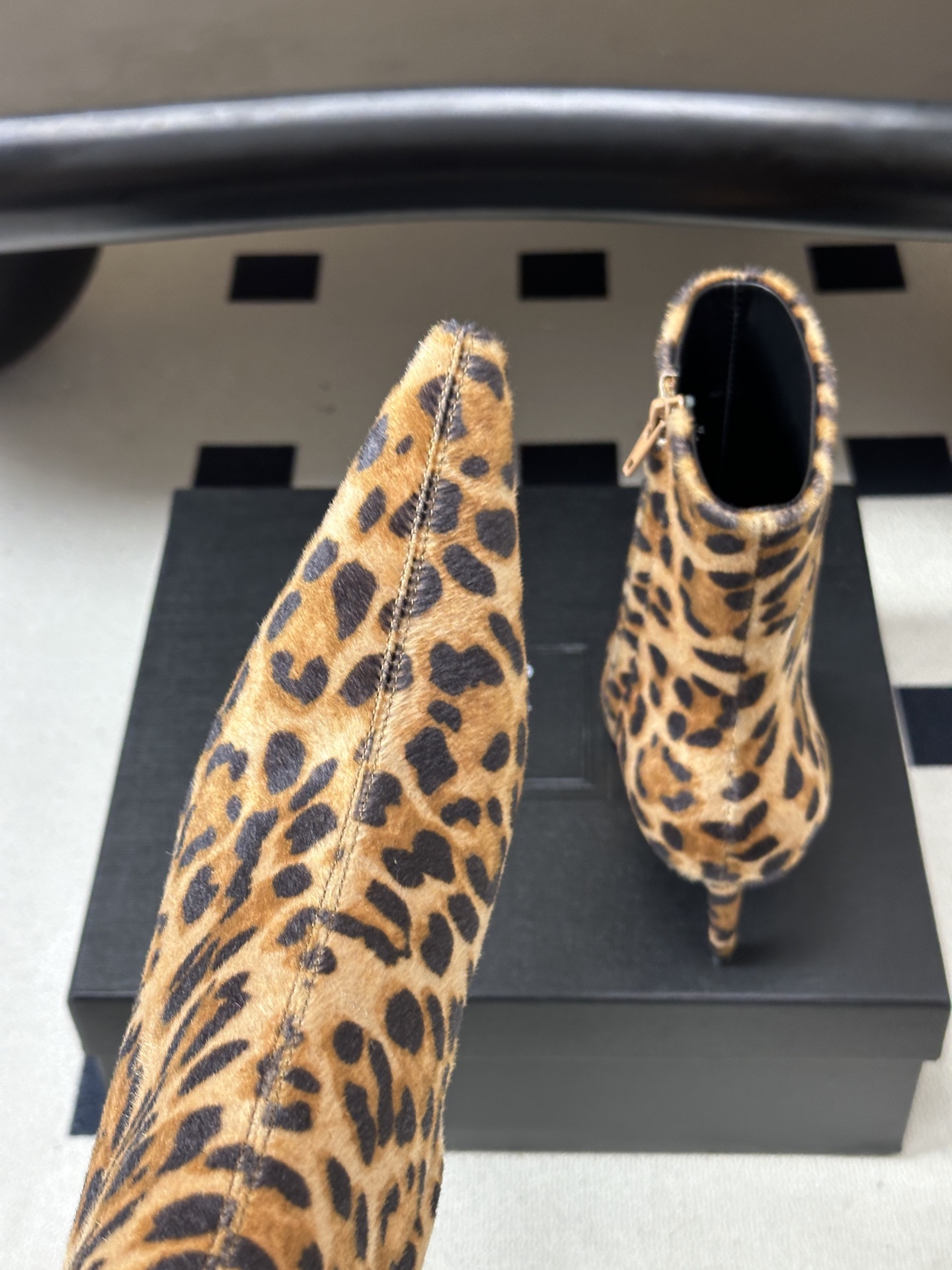 顶级品质 Saint Laurent fw26 new arrival~ YSL圣罗兰2026 秋冬新款侧拉链高跟及踝靴 顶级品质 Saint Laurent fw26 new arrival~ YSL圣罗兰2026 秋冬新款侧拉链高跟及踝靴