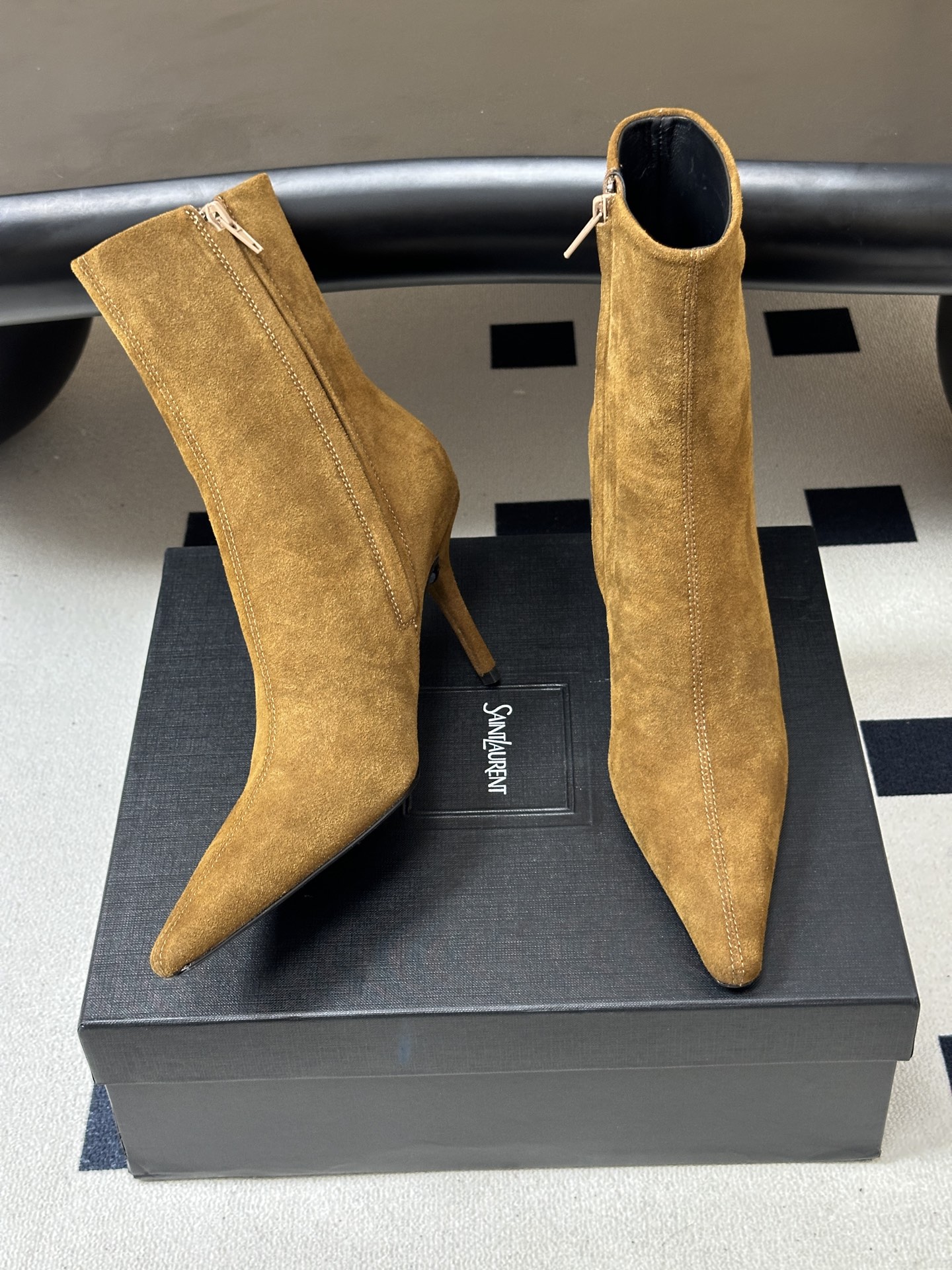 顶级品质 Saint Laurent fw26 new arrival~ YSL圣罗兰2026 秋冬新款侧拉链高跟及踝靴 顶级品质 Saint Laurent fw26 new arrival~ YSL圣罗兰2026 秋冬新款侧拉链高跟及踝靴