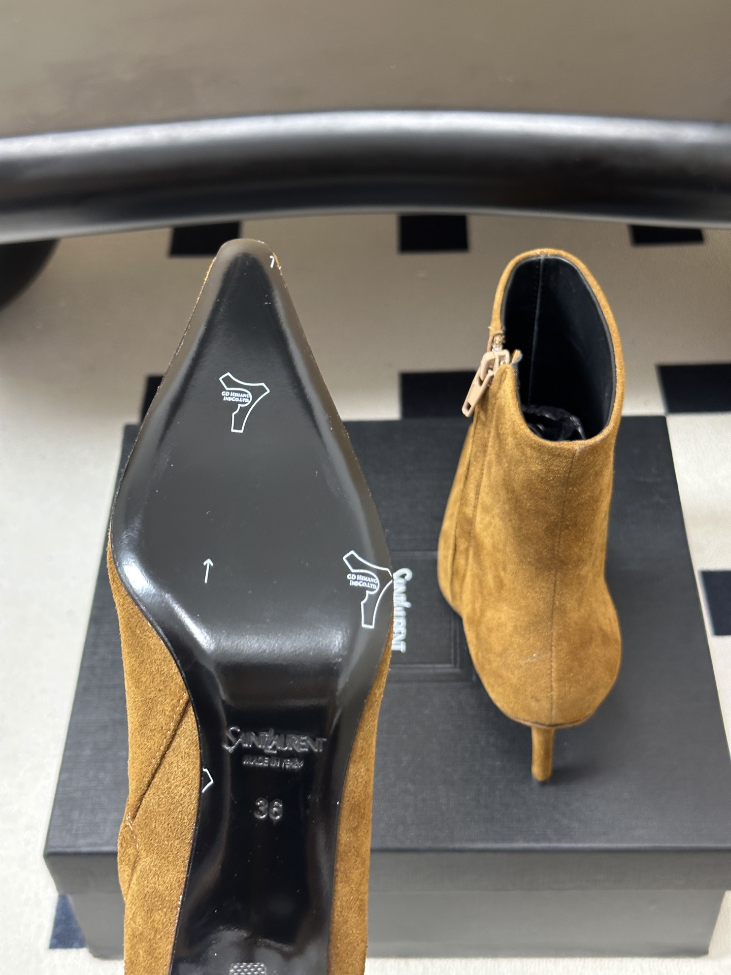 顶级品质 Saint Laurent fw26 new arrival~ YSL圣罗兰2026 秋冬新款侧拉链高跟及踝靴 顶级品质 Saint Laurent fw26 new arrival~ YSL圣罗兰2026 秋冬新款侧拉链高跟及踝靴