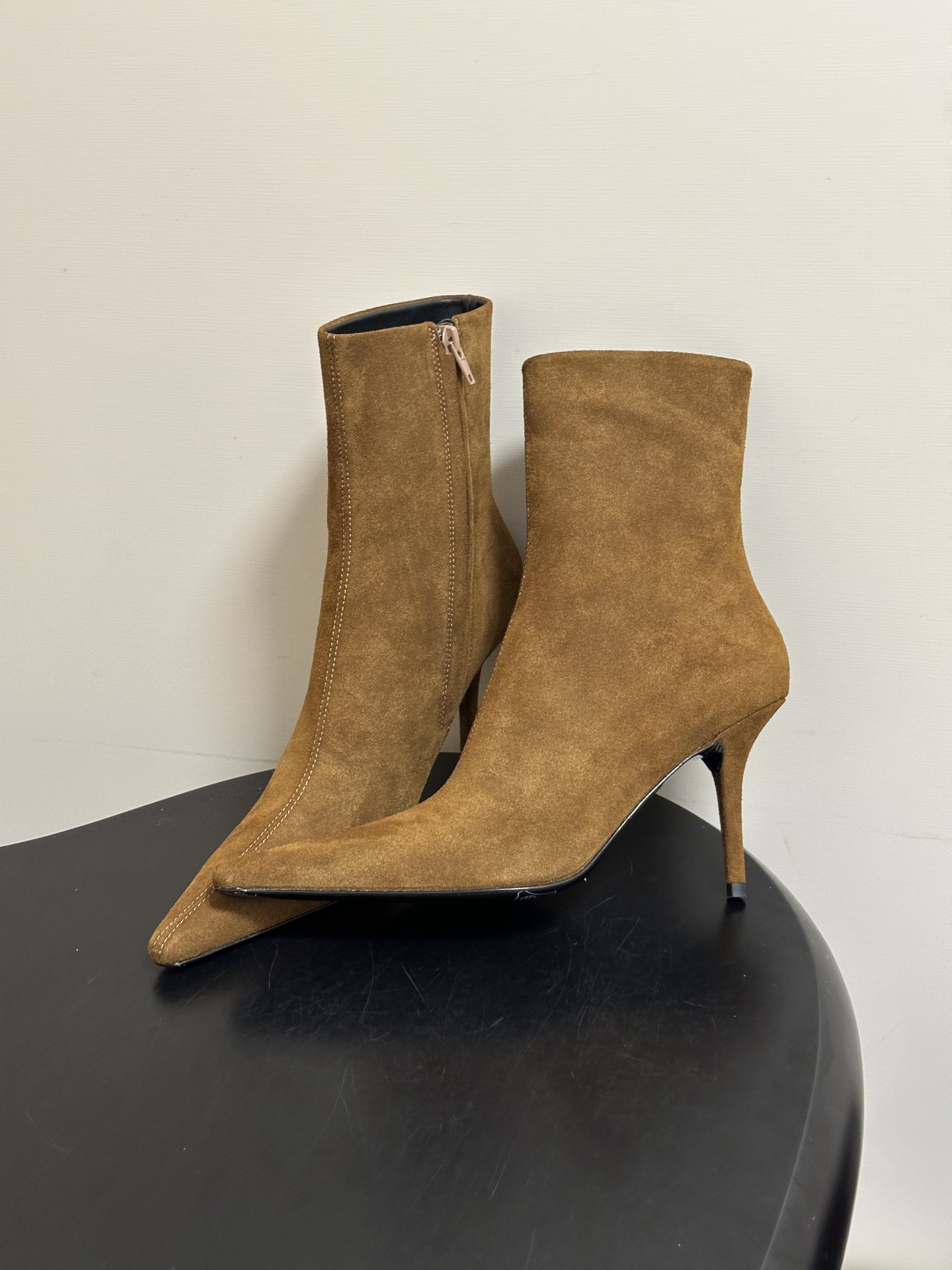 顶级品质 Saint Laurent fw26 new arrival~ YSL圣罗兰2026 秋冬新款侧拉链高跟及踝靴 顶级品质 Saint Laurent fw26 new arrival~ YSL圣罗兰2026 秋冬新款侧拉链高跟及踝靴