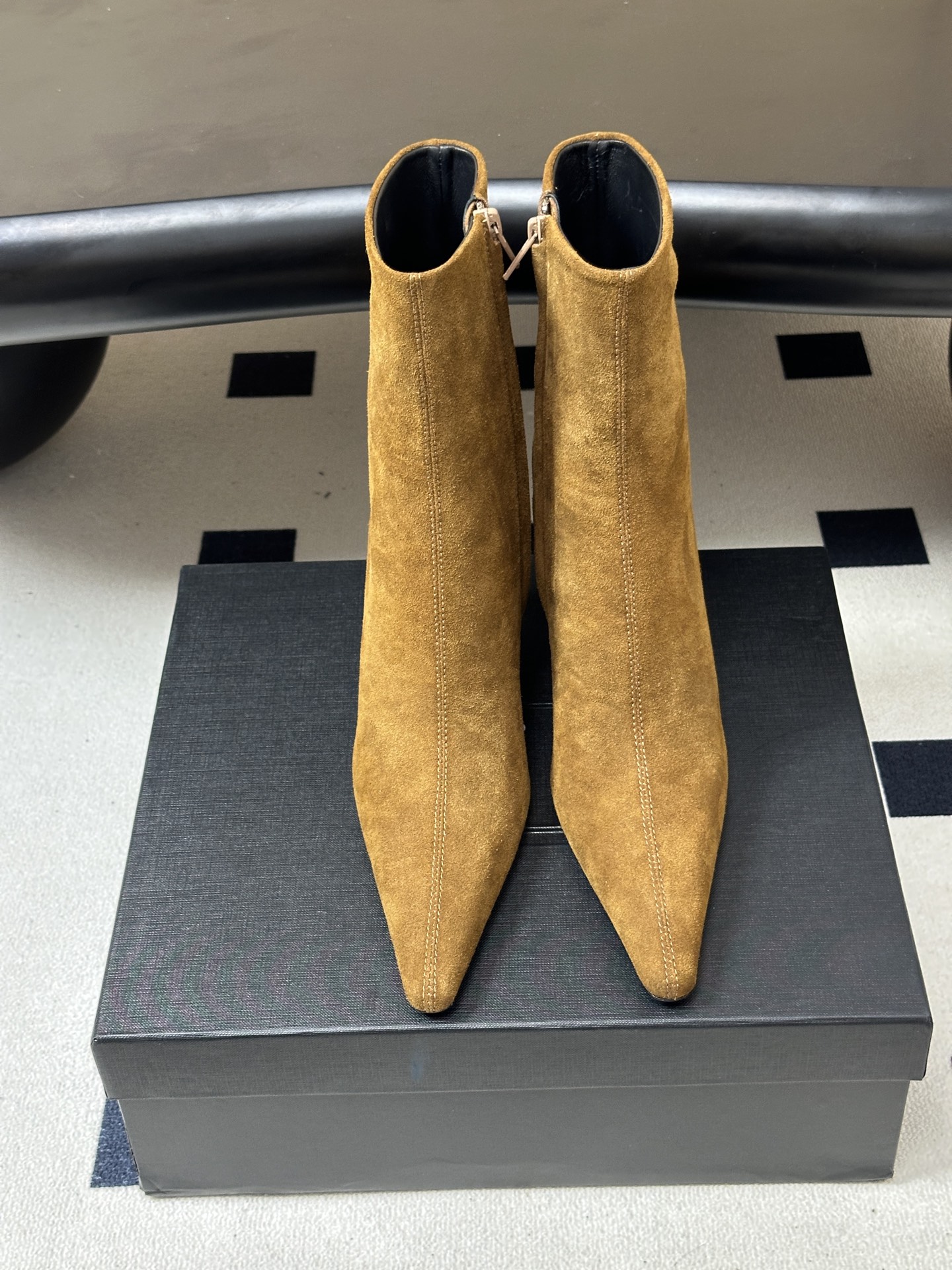 顶级品质 Saint Laurent fw26 new arrival~ YSL圣罗兰2026 秋冬新款侧拉链高跟及踝靴 顶级品质 Saint Laurent fw26 new arrival~ YSL圣罗兰2026 秋冬新款侧拉链高跟及踝靴