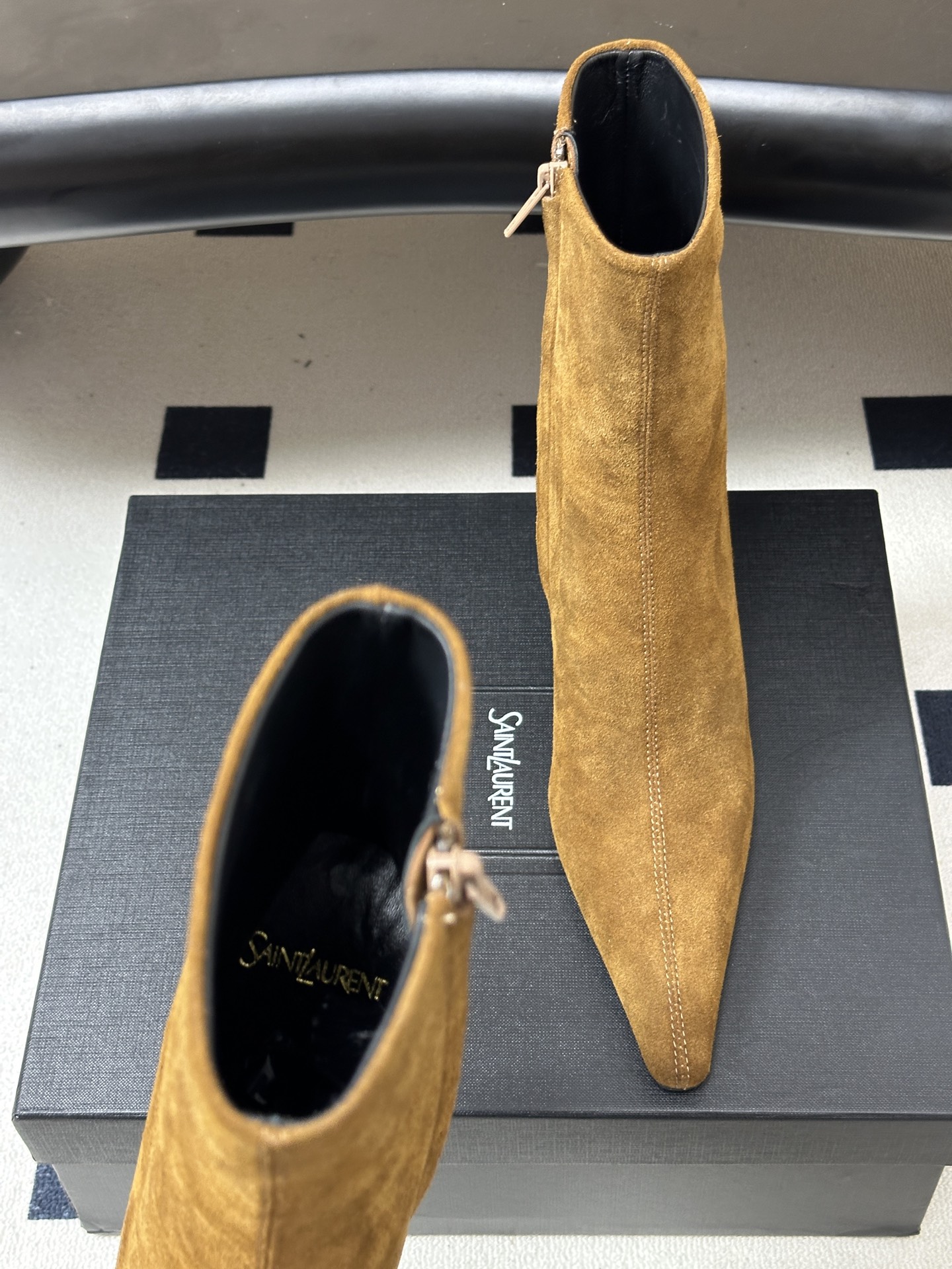 顶级品质 Saint Laurent fw26 new arrival~ YSL圣罗兰2026 秋冬新款侧拉链高跟及踝靴 顶级品质 Saint Laurent fw26 new arrival~ YSL圣罗兰2026 秋冬新款侧拉链高跟及踝靴