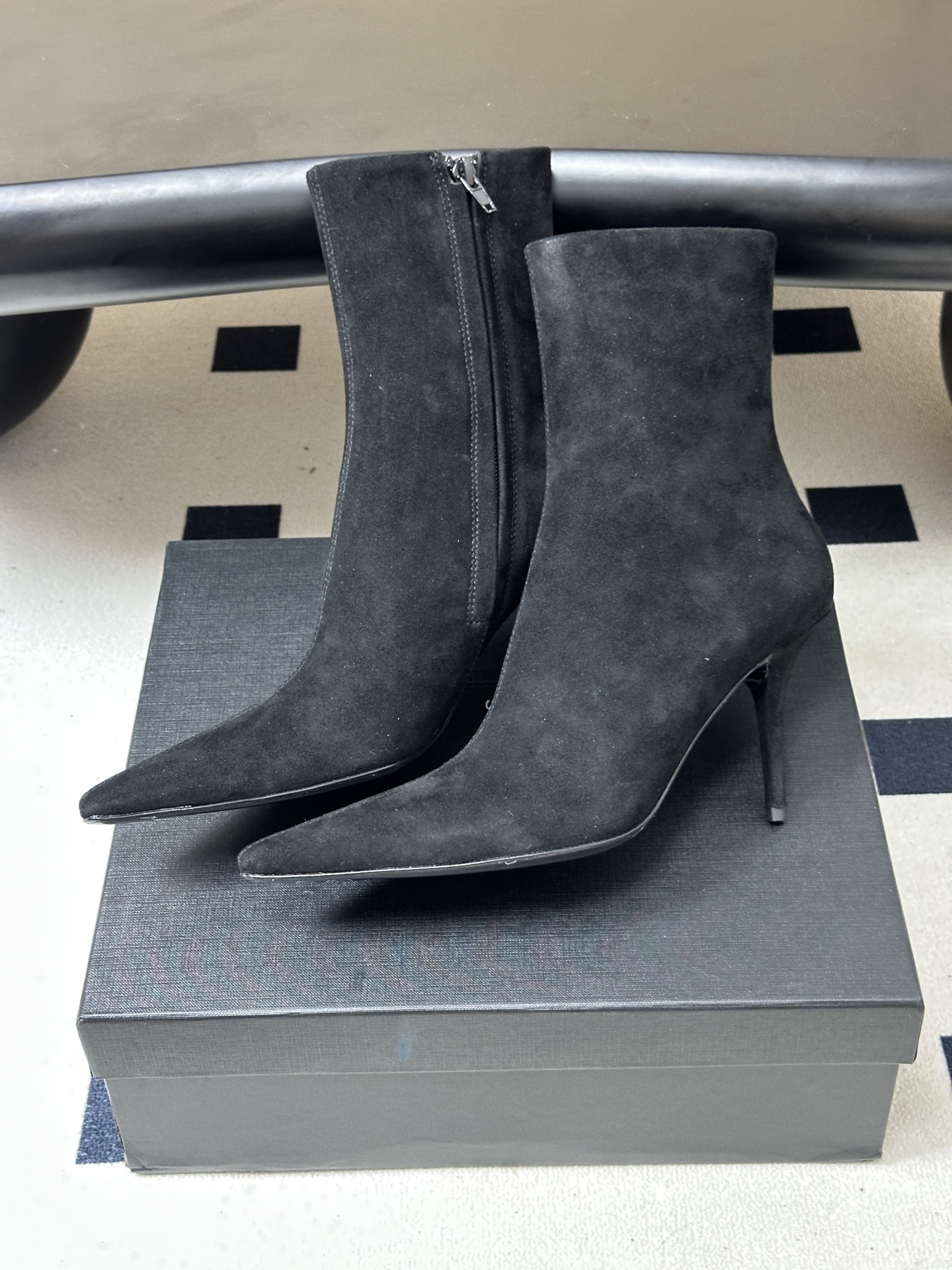 顶级品质 Saint Laurent fw26 new arrival~ YSL圣罗兰2026 秋冬新款侧拉链高跟及踝靴 顶级品质 Saint Laurent fw26 new arrival~ YSL圣罗兰2026 秋冬新款侧拉链高跟及踝靴