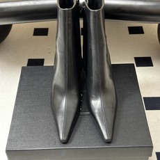 顶级品质 Saint Laurent fw26 new arrival~ YSL圣罗兰2026 秋冬新款侧拉链高跟及踝靴 顶级品质 Saint Laurent fw26 new arrival~ YSL圣罗兰2026 秋冬新款侧拉链高跟及踝靴