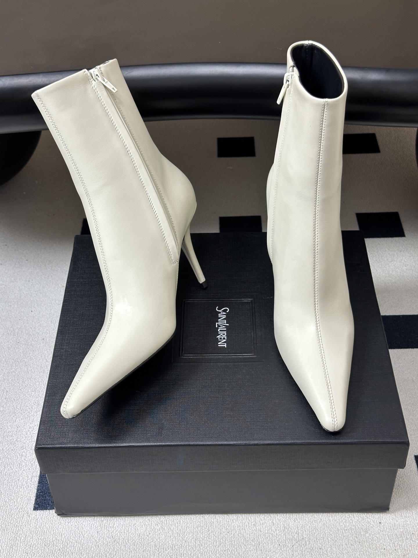 顶级品质 Saint Laurent fw26 new arrival~ YSL圣罗兰2026 秋冬新款侧拉链高跟及踝靴 顶级品质 Saint Laurent fw26 new arrival~ YSL圣罗兰2026 秋冬新款侧拉链高跟及踝靴