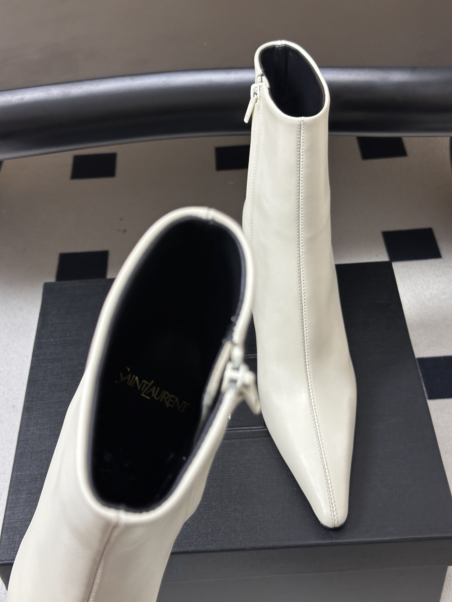 顶级品质 Saint Laurent fw26 new arrival~ YSL圣罗兰2026 秋冬新款侧拉链高跟及踝靴 顶级品质 Saint Laurent fw26 new arrival~ YSL圣罗兰2026 秋冬新款侧拉链高跟及踝靴