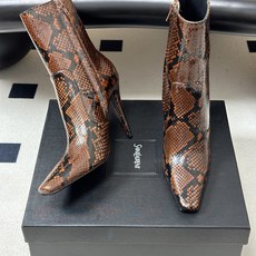顶级品质 Saint Laurent fw26 new arrival~ YSL圣罗兰2026 秋冬新款侧拉高跟及踝靴细 顶级品质 Saint Laurent fw26 new arrival~ YSL圣罗兰2026 秋冬新款侧拉高跟及踝靴细