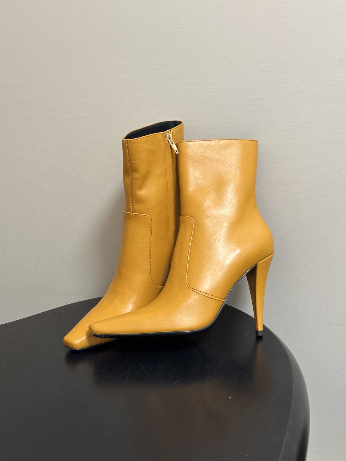顶级品质 Saint Laurent fw26 new arrival~ YSL圣罗兰2026 秋冬新款侧拉高跟及踝靴细 顶级品质 Saint Laurent fw26 new arrival~ YSL圣罗兰2026 秋冬新款侧拉高跟及踝靴细