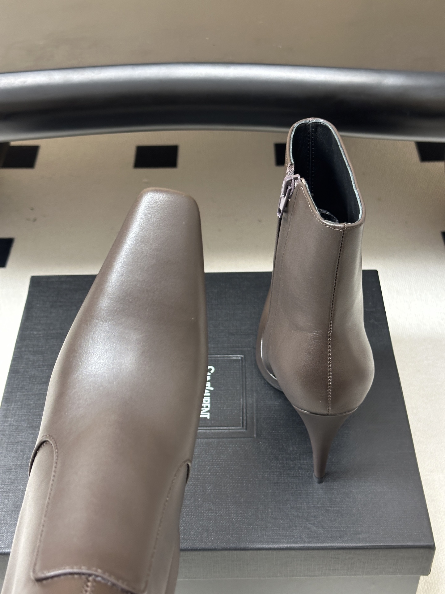 顶级品质 Saint Laurent fw26 new arrival~ YSL圣罗兰2026 秋冬新款侧拉高跟及踝靴细 顶级品质 Saint Laurent fw26 new arrival~ YSL圣罗兰2026 秋冬新款侧拉高跟及踝靴细