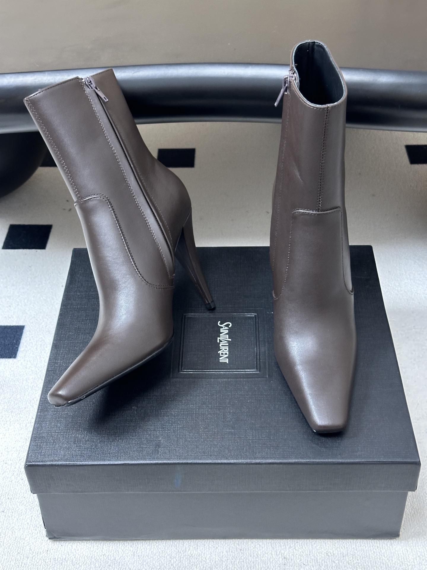 顶级品质 Saint Laurent fw26 new arrival~ YSL圣罗兰2026 秋冬新款侧拉高跟及踝靴细 顶级品质 Saint Laurent fw26 new arrival~ YSL圣罗兰2026 秋冬新款侧拉高跟及踝靴细