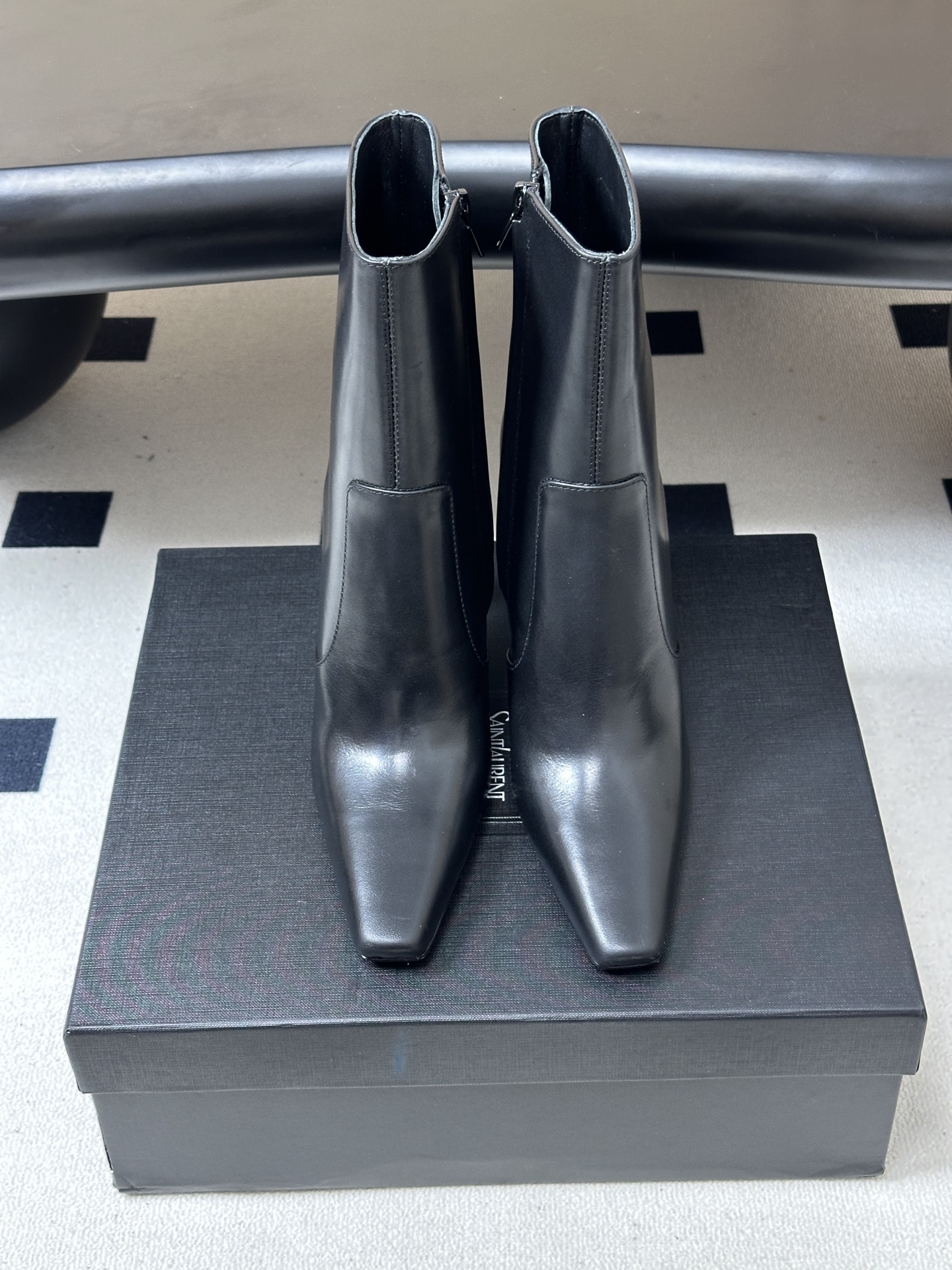顶级品质 Saint Laurent fw26 new arrival~ YSL圣罗兰2026 秋冬新款侧拉高跟及踝靴细 顶级品质 Saint Laurent fw26 new arrival~ YSL圣罗兰2026 秋冬新款侧拉高跟及踝靴细