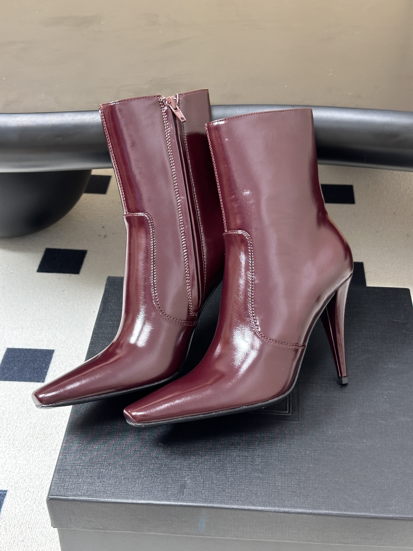 顶级品质 Saint Laurent fw26 new arrival~ YSL圣罗兰2026 秋冬新款侧拉高跟及踝靴细 顶级品质 Saint Laurent fw26 new arrival~ YSL圣罗兰2026 秋冬新款侧拉高跟及踝靴细