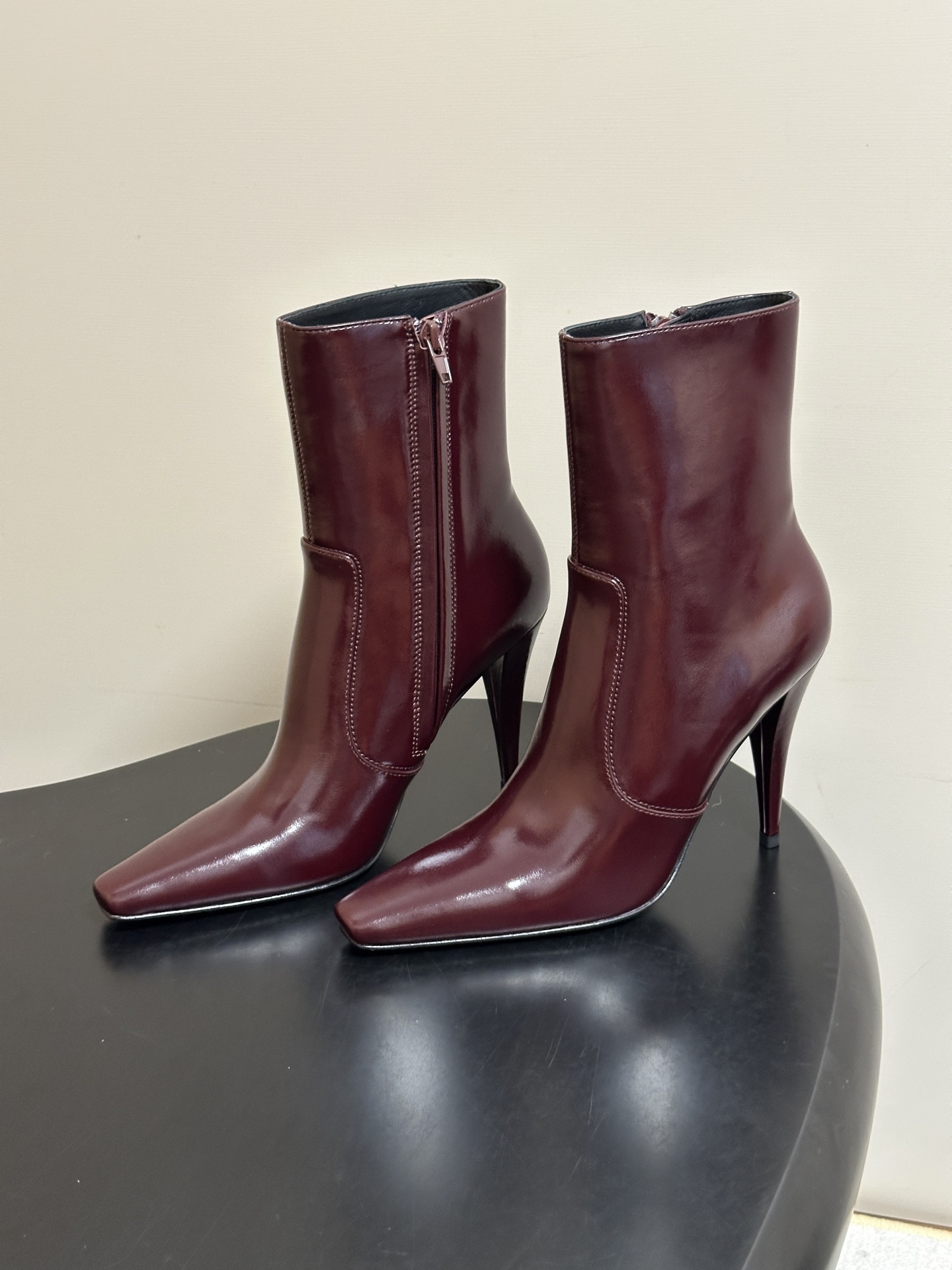 顶级品质 Saint Laurent fw26 new arrival~ YSL圣罗兰2026 秋冬新款侧拉高跟及踝靴细 顶级品质 Saint Laurent fw26 new arrival~ YSL圣罗兰2026 秋冬新款侧拉高跟及踝靴细