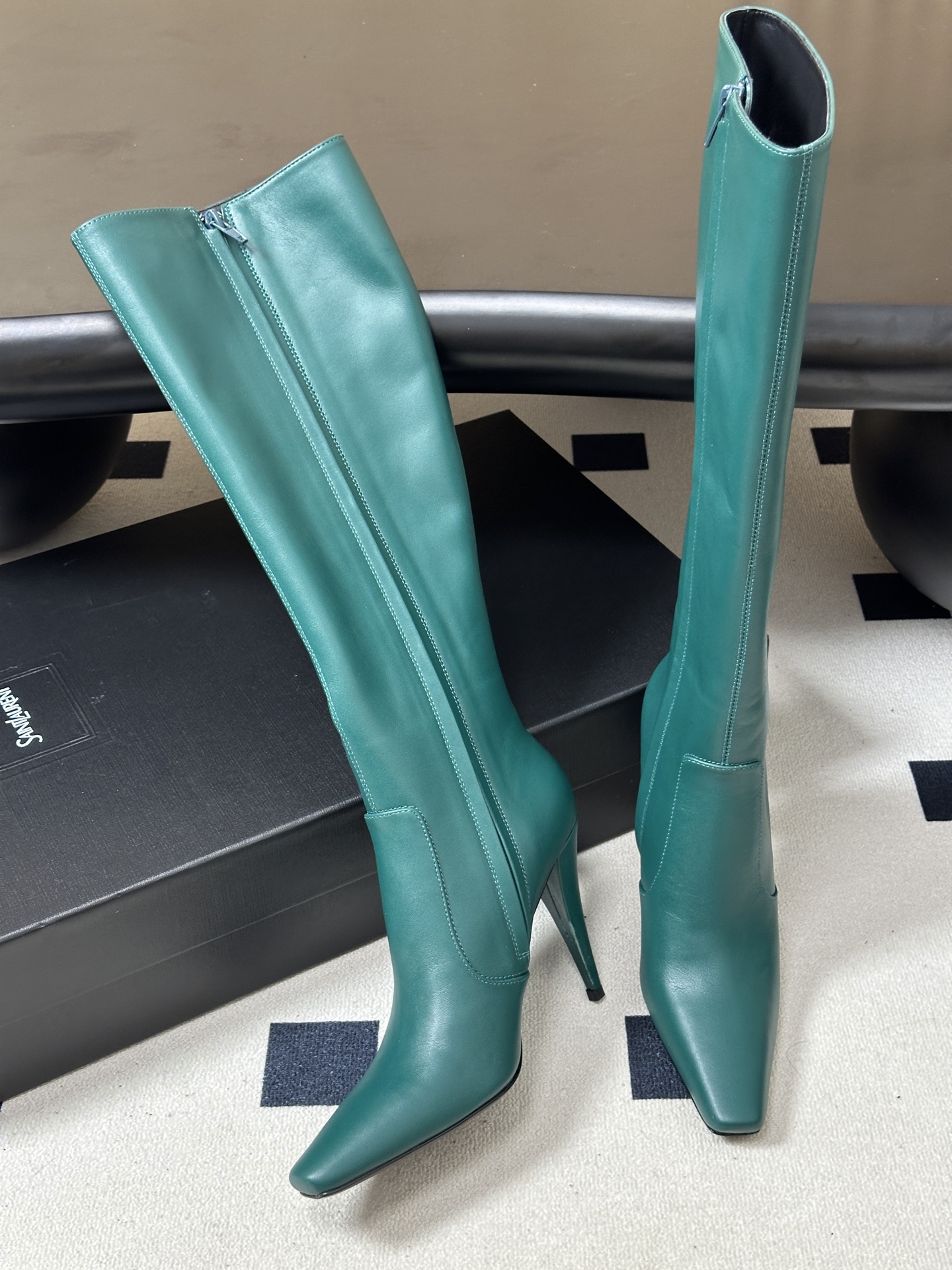 顶级品质 Saint Laurent fw26 new arrival~ YSL圣罗兰2026 秋冬新款侧拉高跟长靴粗跟 顶级品质 Saint Laurent fw26 new arrival~ YSL圣罗兰2026 秋冬新款侧拉高跟长靴粗跟