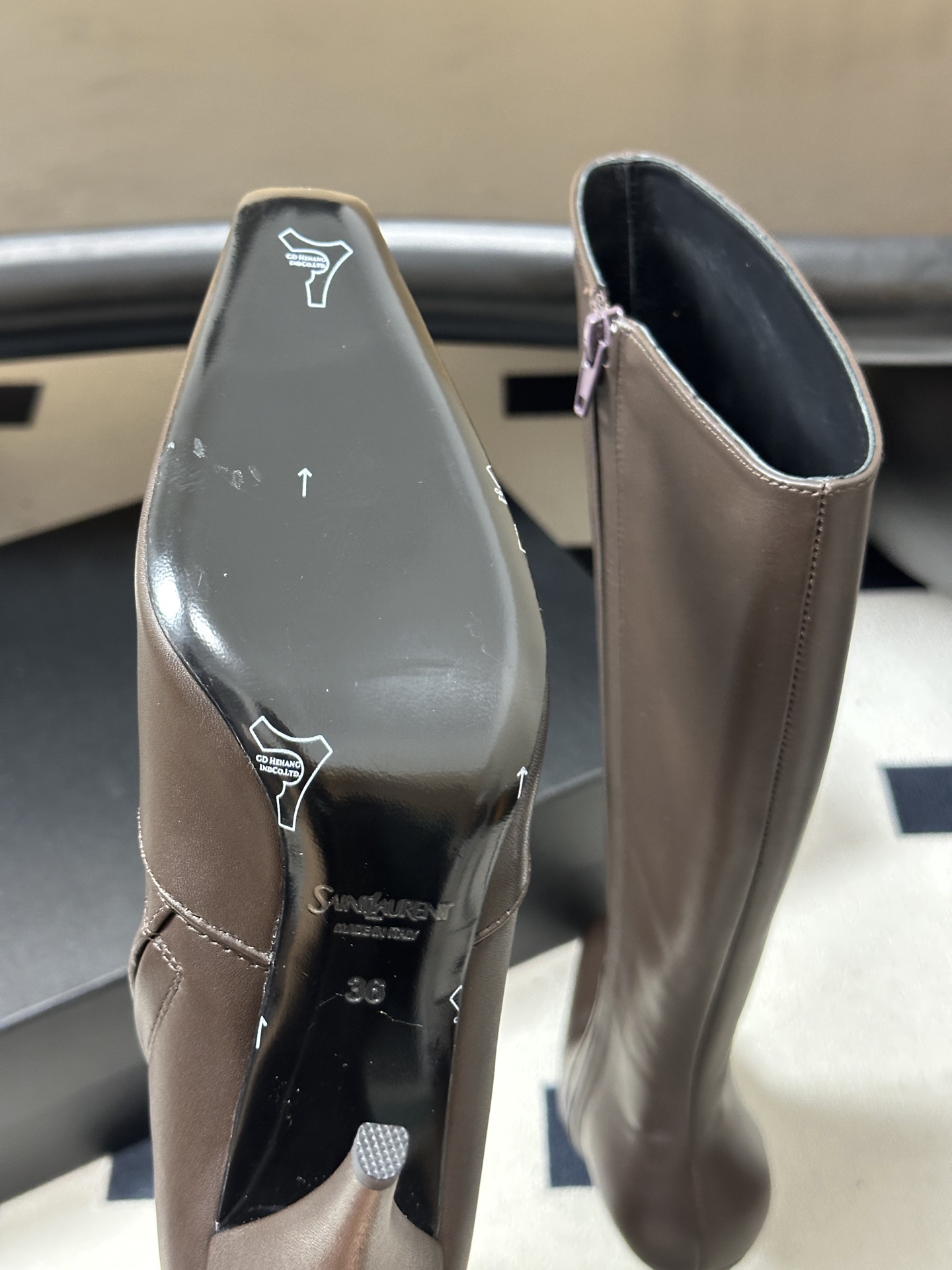 顶级品质 Saint Laurent fw26 new arrival~ YSL圣罗兰2026 秋冬新款侧拉高跟长靴粗跟 顶级品质 Saint Laurent fw26 new arrival~ YSL圣罗兰2026 秋冬新款侧拉高跟长靴粗跟