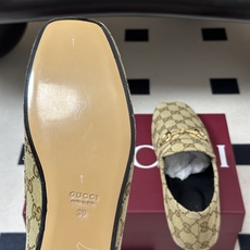 2026早秋新款 Gucci 古驰 经典马衔扣GG布面乐福鞋方头皮面/布面平底一脚蹬乐福鞋单鞋 Generation G 2026早秋新款 Gucci 古驰 经典马衔扣GG布面乐福鞋方头皮面/布面平底一脚蹬乐福鞋单鞋 Generation G