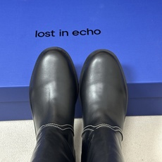 Lost in echo26ss早秋新款金属扣明线直筒高筒靴复古风堆堆靴 自带松弛复古文艺氛围感,醒目明线勾勒靴身轮廓, Lost in echo26ss早秋新款金属扣明线直筒高筒靴复古风堆堆靴 自带松弛复古文艺氛围感,醒目明线勾勒靴身轮廓,