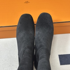 Hermes 爱马仕🐎 H家 2026 秋冬新款 Nueva 60长靴复古老钱长靴系列几何异形鞋跟侧拉链直筒高跟长靴 几 Hermes 爱马仕🐎 H家 2026 秋冬新款 Nueva 60长靴复古老钱长靴系列几何异形鞋跟侧拉链直筒高跟长靴 几