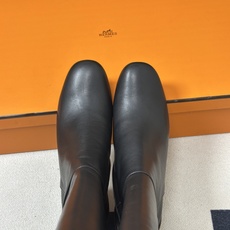 Hermes 爱马仕🐎 H家 2026 秋冬新款 Nueva 60长靴复古老钱长靴系列几何异形鞋跟侧拉链直筒高跟长靴 几 Hermes 爱马仕🐎 H家 2026 秋冬新款 Nueva 60长靴复古老钱长靴系列几何异形鞋跟侧拉链直筒高跟长靴 几