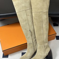 Hermes 爱马仕🐎 H家 2026 秋冬新款 Nalla 60 过膝长靴复古老钱长靴系列几何异形鞋跟侧拉链直筒高跟长 Hermes 爱马仕🐎 H家 2026 秋冬新款 Nalla 60 过膝长靴复古老钱长靴系列几何异形鞋跟侧拉链直筒高跟长
