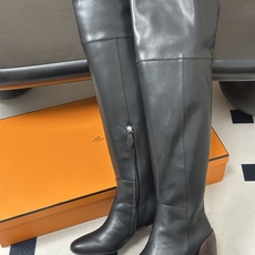 Hermes 爱马仕🐎 H家 2026 秋冬新款 Nalla 60 过膝长靴复古老钱长靴系列几何异形鞋跟侧拉链直筒高跟长 Hermes 爱马仕🐎 H家 2026 秋冬新款 Nalla 60 过膝长靴复古老钱长靴系列几何异形鞋跟侧拉链直筒高跟长