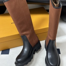 26Fw秋冬新款Louis vuitton LV BEAUBOURG高筒靴老花吊坠骑士靴厚底侧拉链长靴 本款 LV Be 26Fw秋冬新款Louis vuitton LV BEAUBOURG高筒靴老花吊坠骑士靴厚底侧拉链长靴 本款 LV Be
