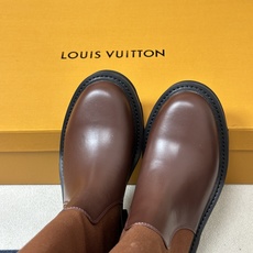 26Fw秋冬新款Louis vuitton LV BEAUBOURG高筒靴老花吊坠骑士靴厚底侧拉链长靴 本款 LV Be 26Fw秋冬新款Louis vuitton LV BEAUBOURG高筒靴老花吊坠骑士靴厚底侧拉链长靴 本款 LV Be