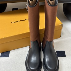 26Fw秋冬新款Louis vuitton LV BEAUBOURG高筒靴老花吊坠骑士靴厚底侧拉链长靴 本款 LV Be 26Fw秋冬新款Louis vuitton LV BEAUBOURG高筒靴老花吊坠骑士靴厚底侧拉链长靴 本款 LV Be