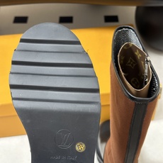 26Fw秋冬新款Louis vuitton LV BEAUBOURG高筒靴老花吊坠骑士靴厚底侧拉链长靴 本款 LV Be 26Fw秋冬新款Louis vuitton LV BEAUBOURG高筒靴老花吊坠骑士靴厚底侧拉链长靴 本款 LV Be