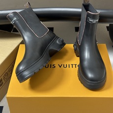 26Ss秋冬新款Louis vuiteeon LV SQUAD切尔西短靴厚底弹力松紧带及踝靴 本款 LV Squad 切 26Ss秋冬新款Louis vuiteeon LV SQUAD切尔西短靴厚底弹力松紧带及踝靴 本款 LV Squad 切