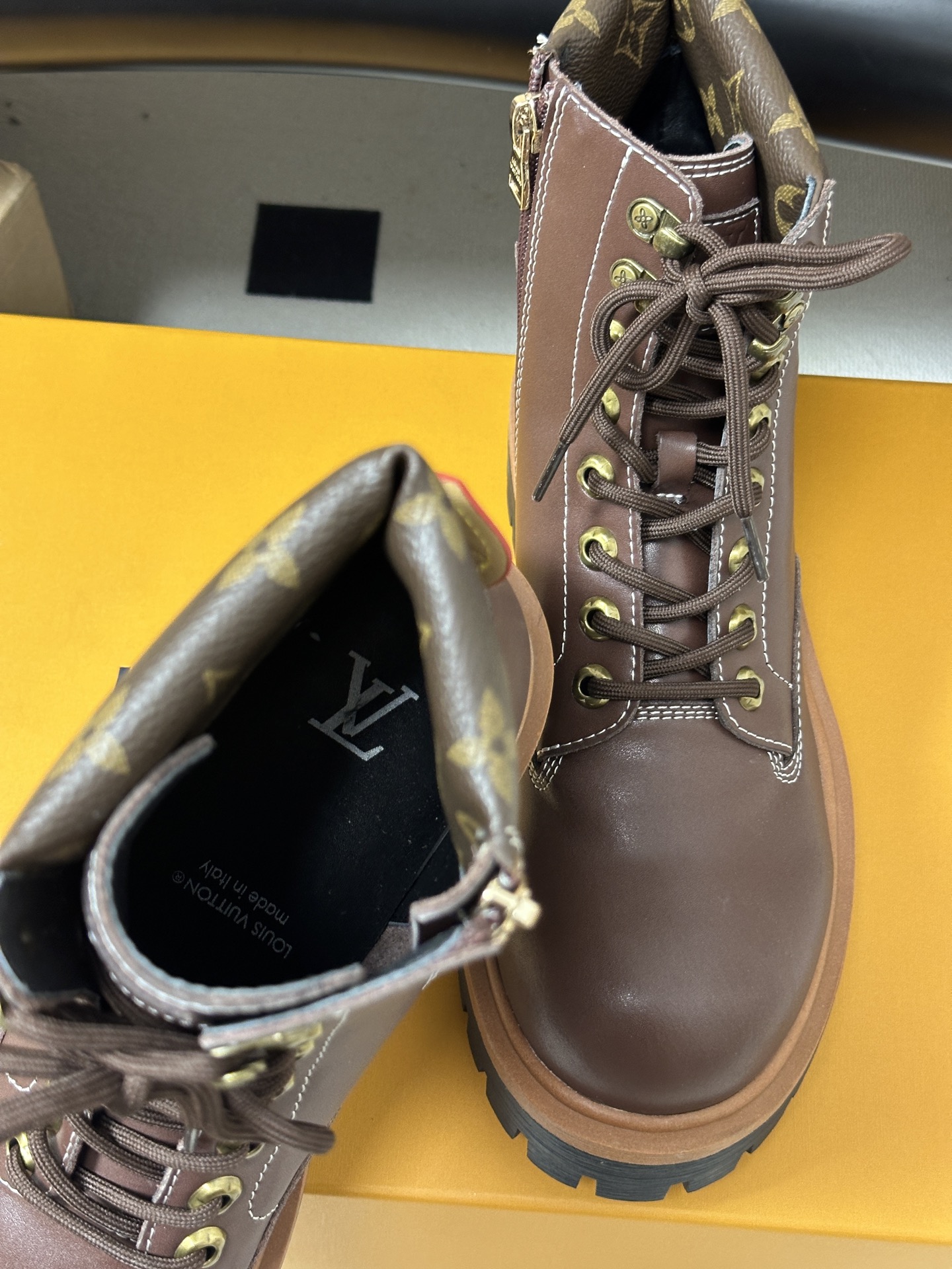 26Ss 秋冬新款Louis vuiteeon LV BUBBLE 系带鞋男士厚底小皮鞋马丁靴 LV Bubble 系带 26Ss 秋冬新款Louis vuiteeon LV BUBBLE 系带鞋男士厚底小皮鞋马丁靴 LV Bubble 系带