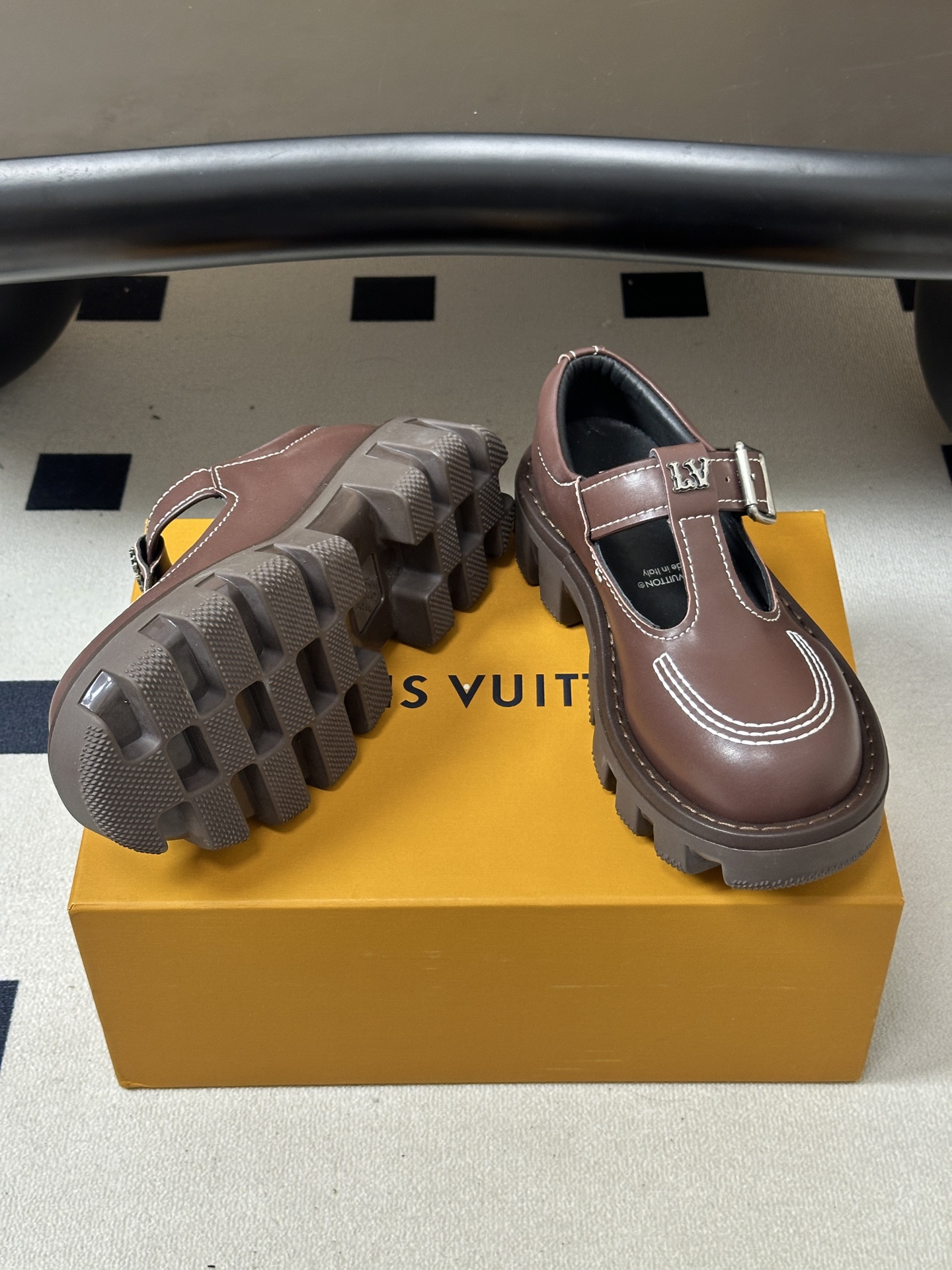 26Ss早秋新款Louis vuiteeon LV BUBBLE 玛丽珍情侣款厚底小皮鞋乐福鞋 LV Bubble 系带
