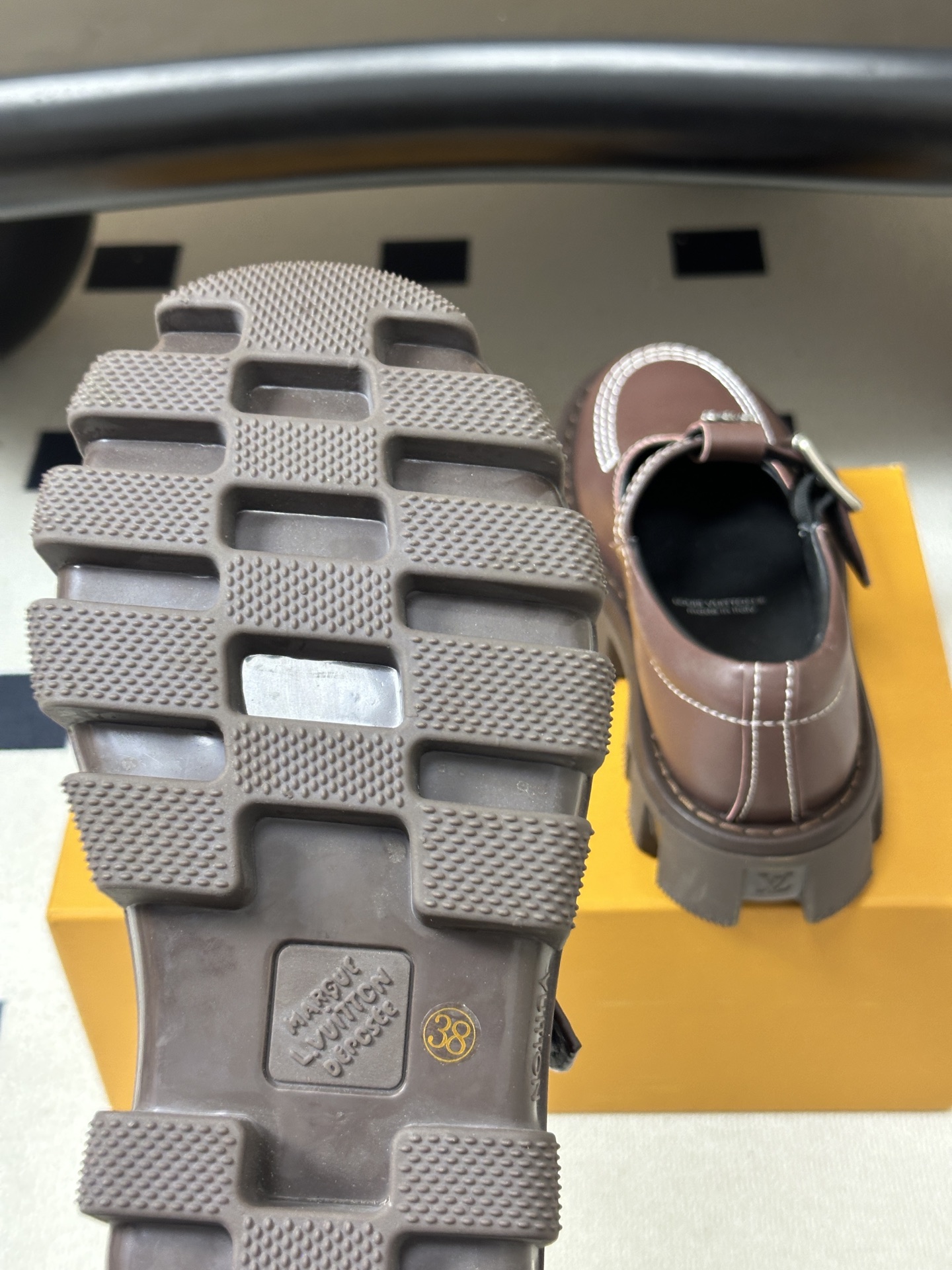 26Ss早秋新款Louis vuiteeon LV BUBBLE 玛丽珍情侣款厚底小皮鞋乐福鞋 LV Bubble 系带