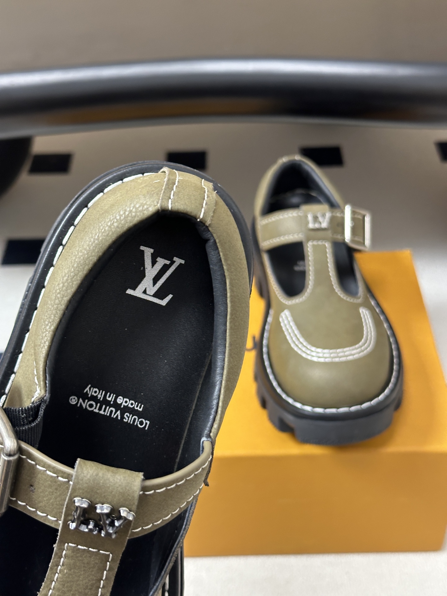 26Ss早秋新款Louis vuiteeon LV BUBBLE 玛丽珍情侣款厚底小皮鞋乐福鞋 LV Bubble 系带 26Ss早秋新款Louis vuiteeon LV BUBBLE 玛丽珍情侣款厚底小皮鞋乐福鞋 LV Bubble 系带