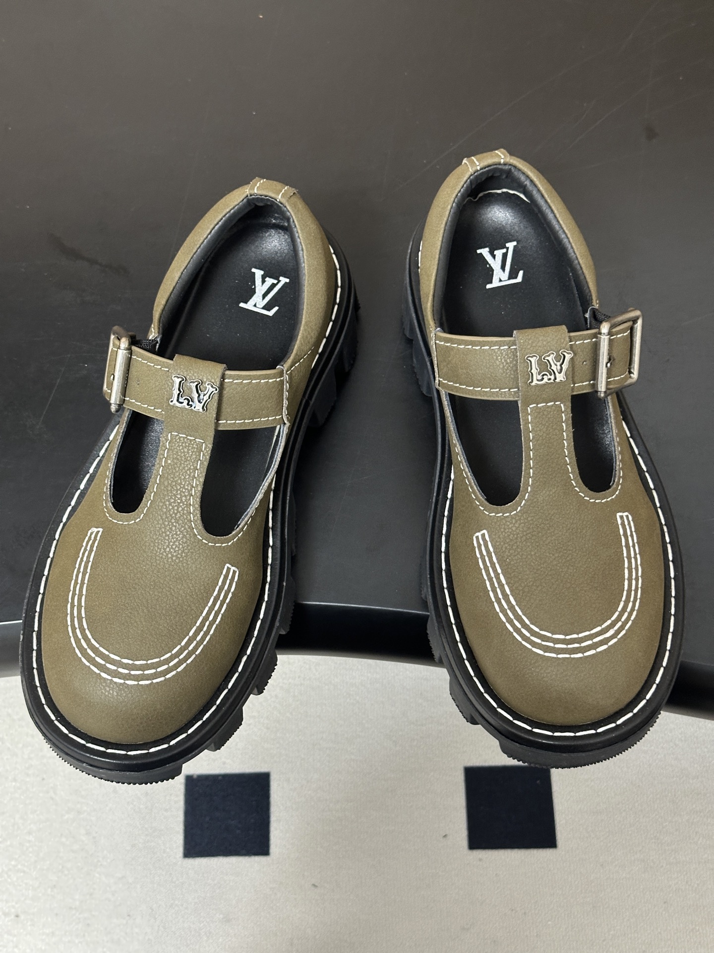 26Ss早秋新款Louis vuiteeon LV BUBBLE 玛丽珍情侣款厚底小皮鞋乐福鞋 LV Bubble 系带 26Ss早秋新款Louis vuiteeon LV BUBBLE 玛丽珍情侣款厚底小皮鞋乐福鞋 LV Bubble 系带