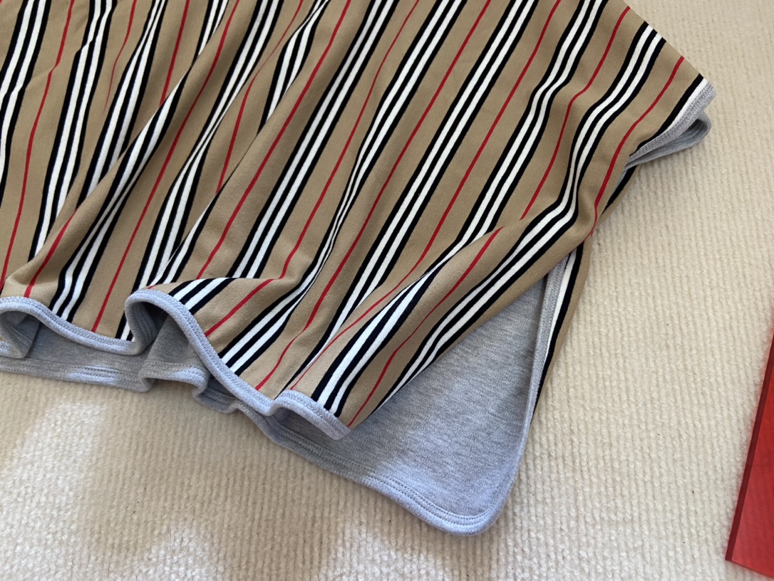 博柏利 Burberry 高级成衣风衣外套及大衣服饰 #CD54F44D 7