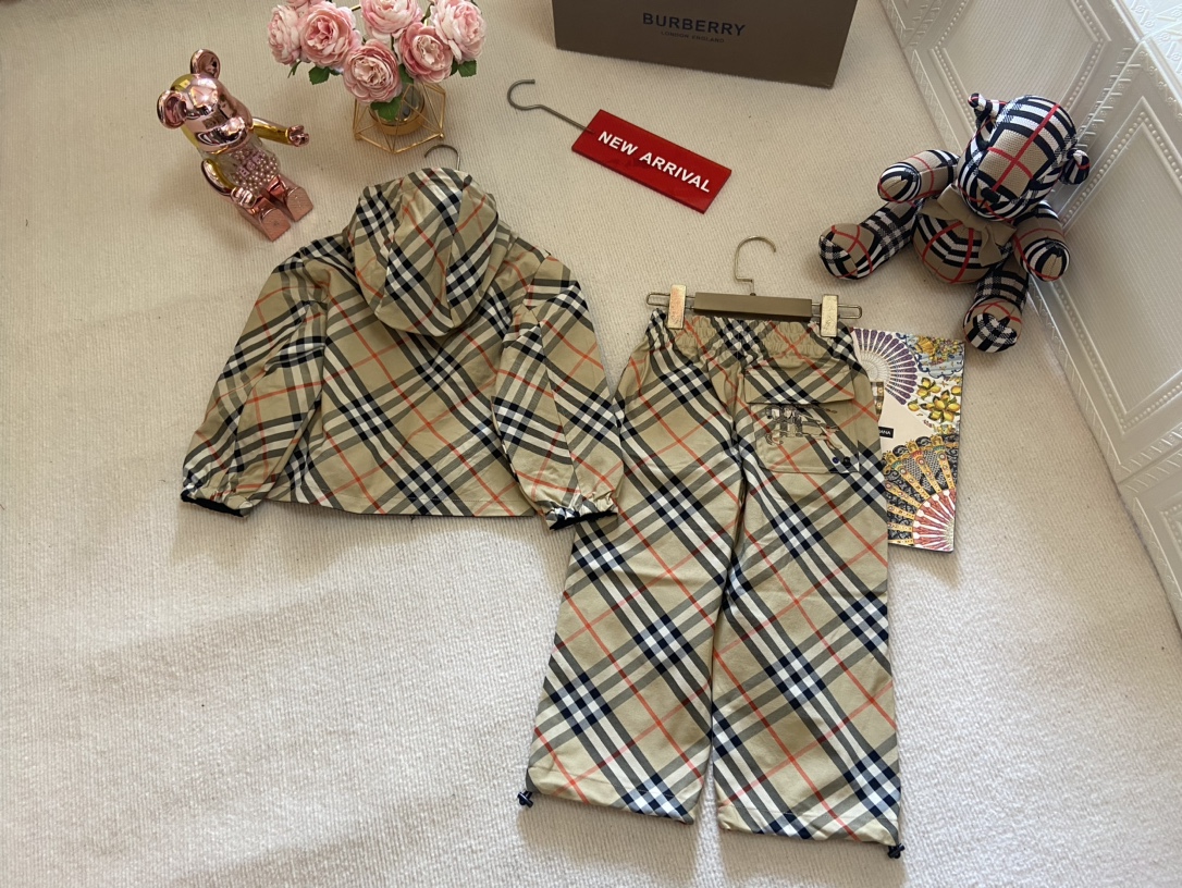 博柏利 Burberry 高定典藏名品高定成衣时装外套连衣裙衬衫T恤 #023075A2 9