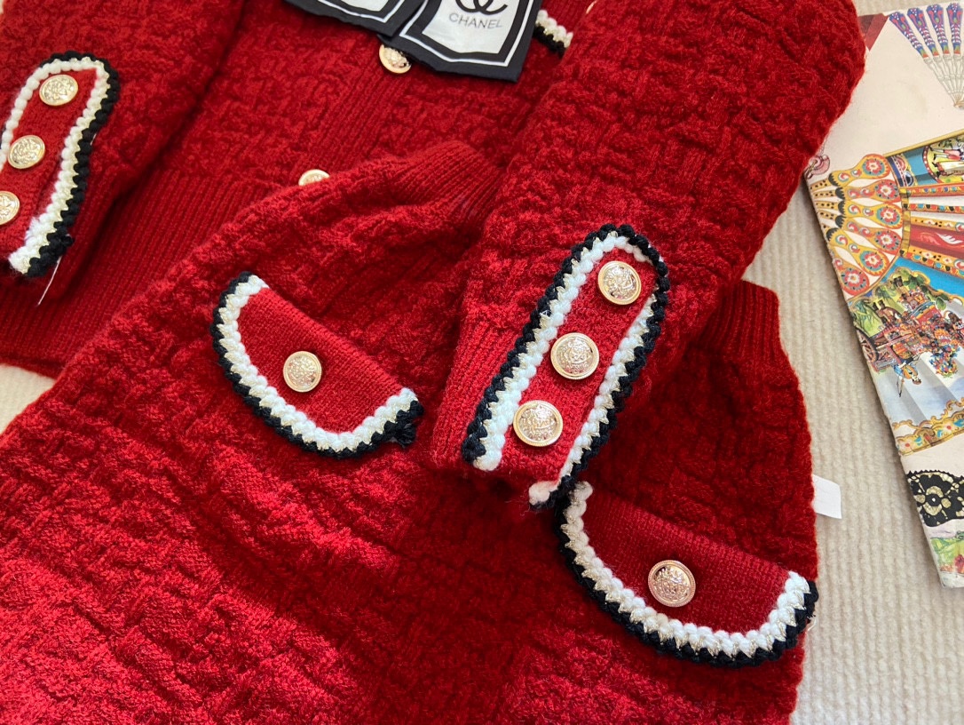 Chanel’s Fall/Winter Fragrance Knitwear Collection: Cozy Comfort in Cotton Needlecraft - 图片 7
