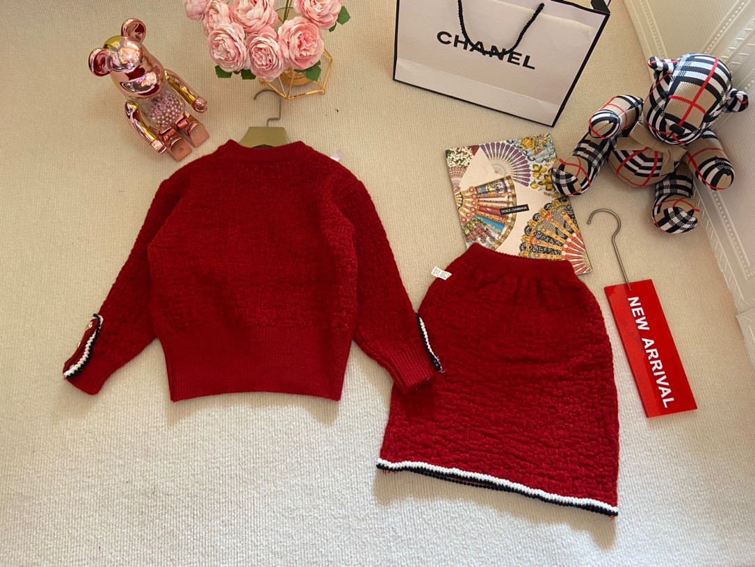 Chanel’s Fall/Winter Fragrance Knitwear Collection: Cozy Comfort in Cotton Needlecraft - 图片 9