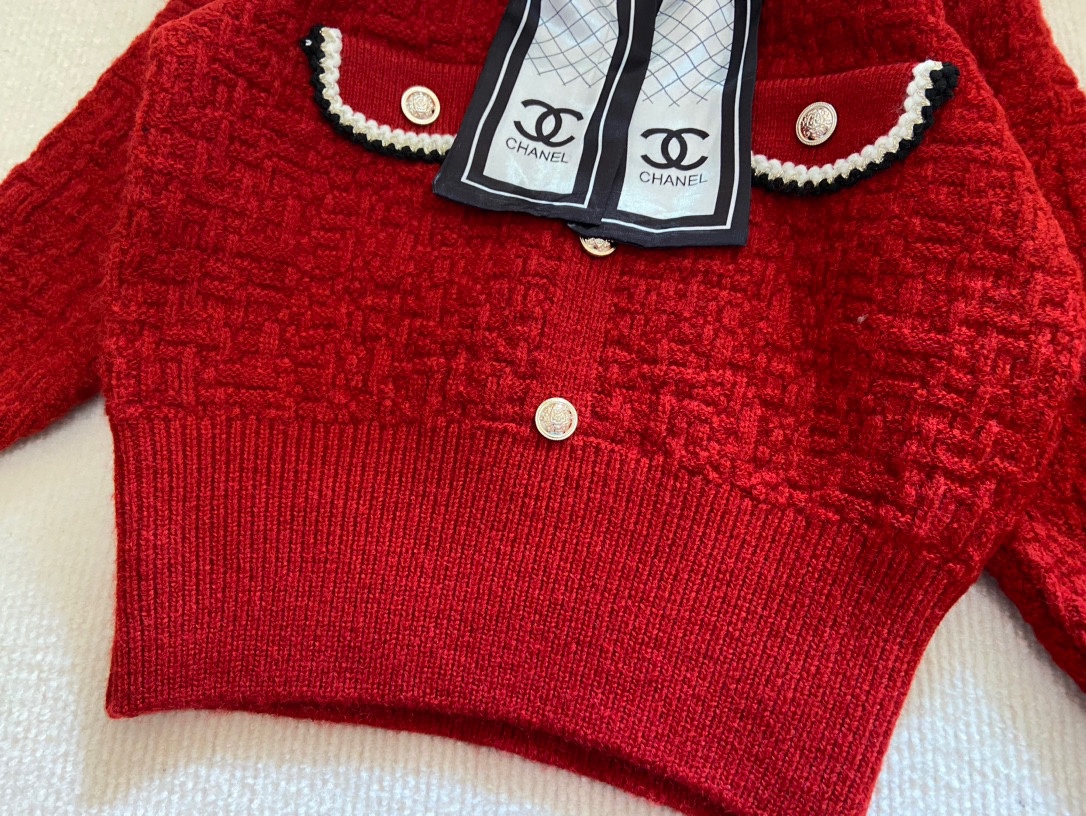 Chanel’s Fall/Winter Fragrance Knitwear Collection: Cozy Comfort in Cotton Needlecraft - 图片 4