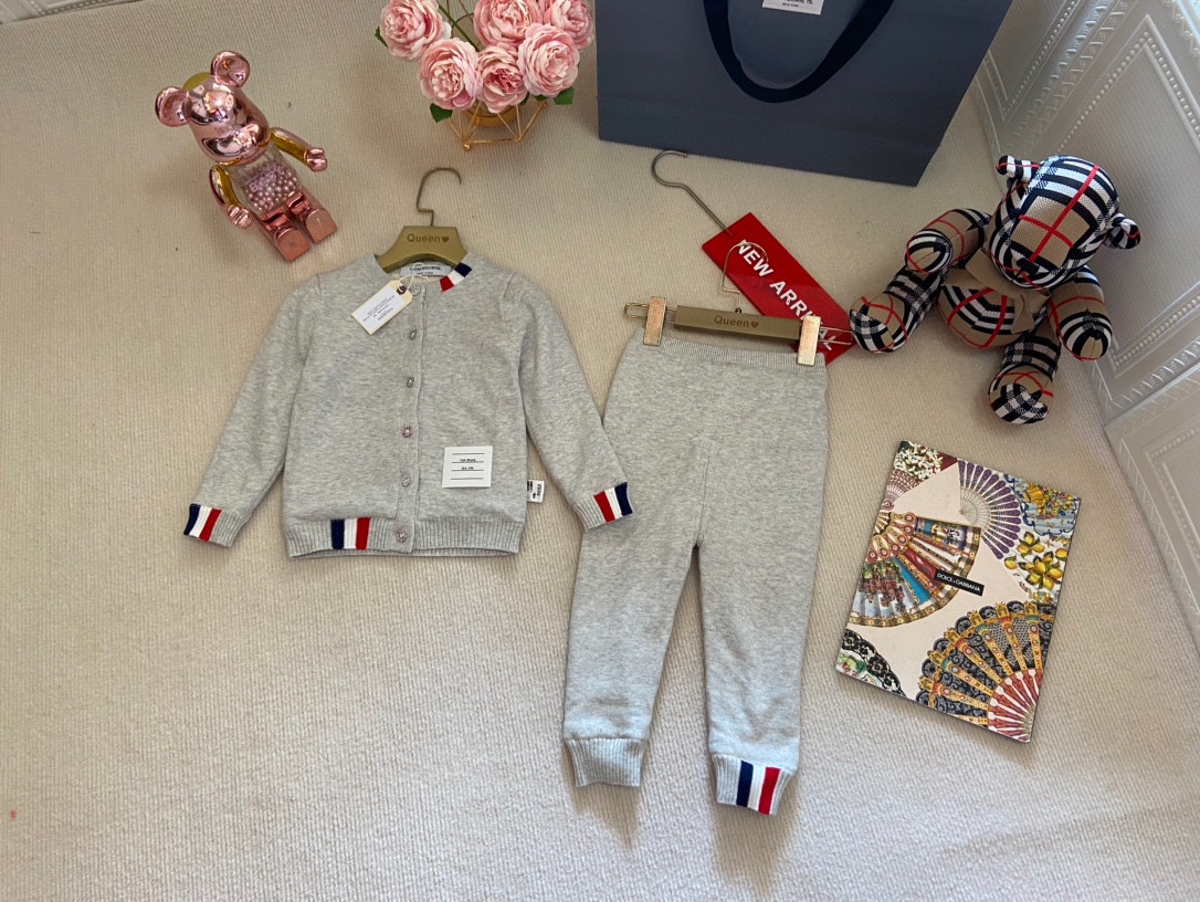 “High-Quality Thom Browne Baby Knitting: Xinjiang Velvet, Double-Layer Design, Perfect Gift for Babies”