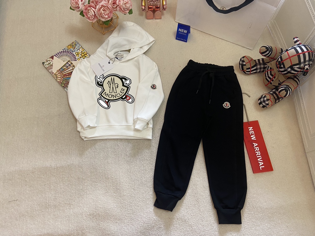 盟可睐 Moncler 高定典藏名品高定成衣时装外套连衣裙衬衫T恤 #43D41942 2
