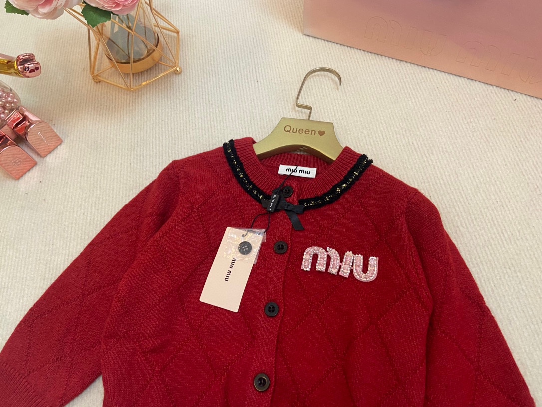 High-Quality Miu-Miu Baby Sweater Suit with Nail Bead Design for Full-Month Age Confidence - 图片 6