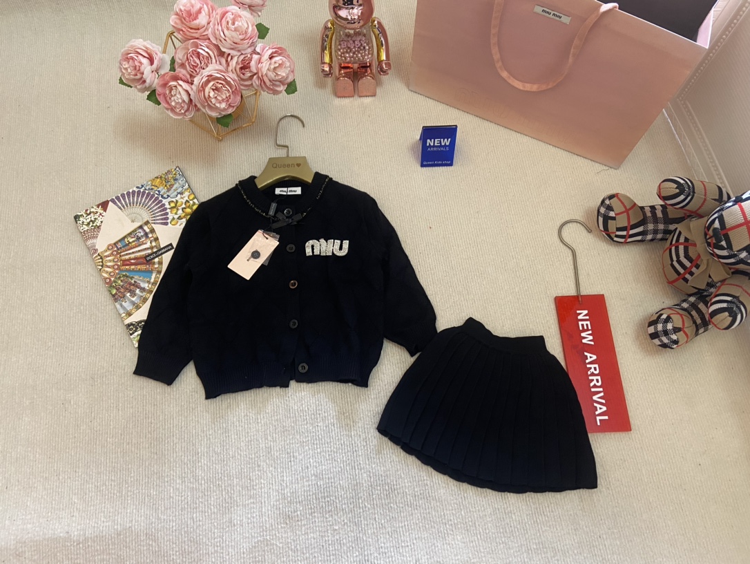High-Quality Baby Sweater Suit with Nail Bead Design for Full-Month Gift - 图片 1