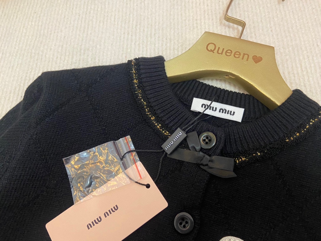 High-Quality Baby Sweater Suit with Nail Bead Design for Full-Month Gift - 图片 4